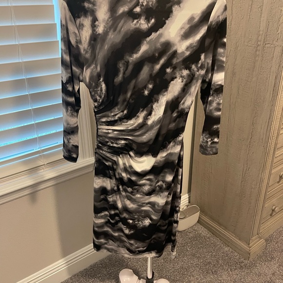 Cute Calvin Klein Dress - Picture 2 of 3